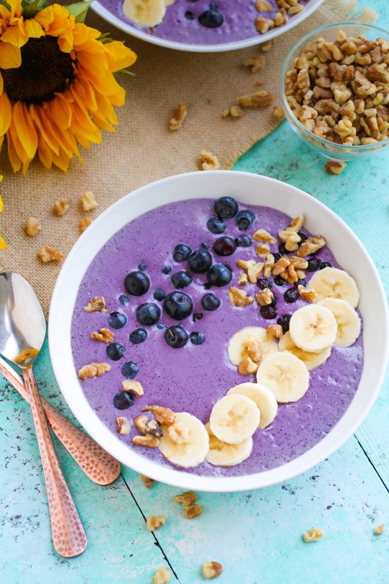 Blueberry Banana Walnut Smoothie Bowls are the perfect dish for breakfast!