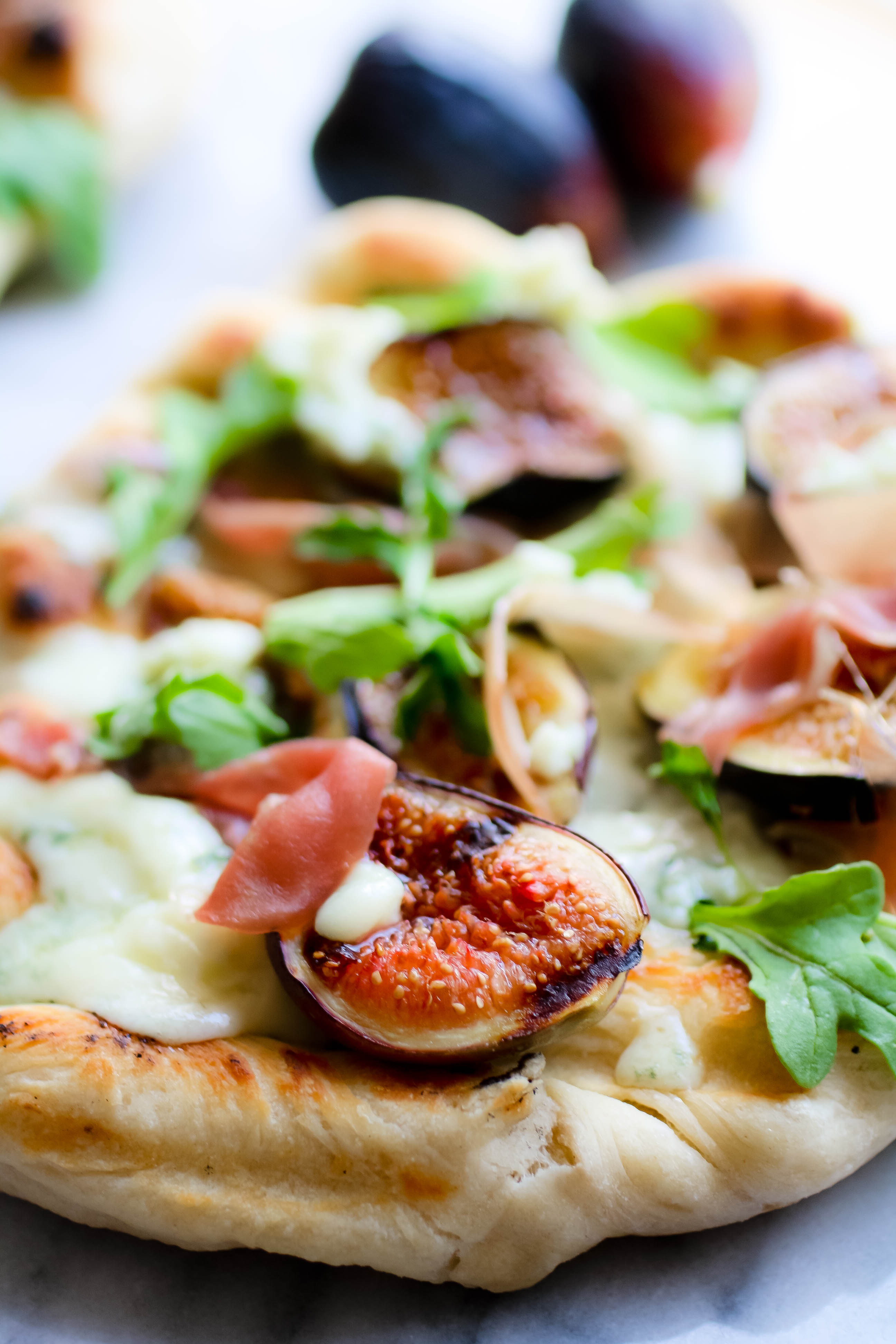 Grilled Pizza with Fig, Prosciutto, and Blue Cheese Grilled Pizza with ...
